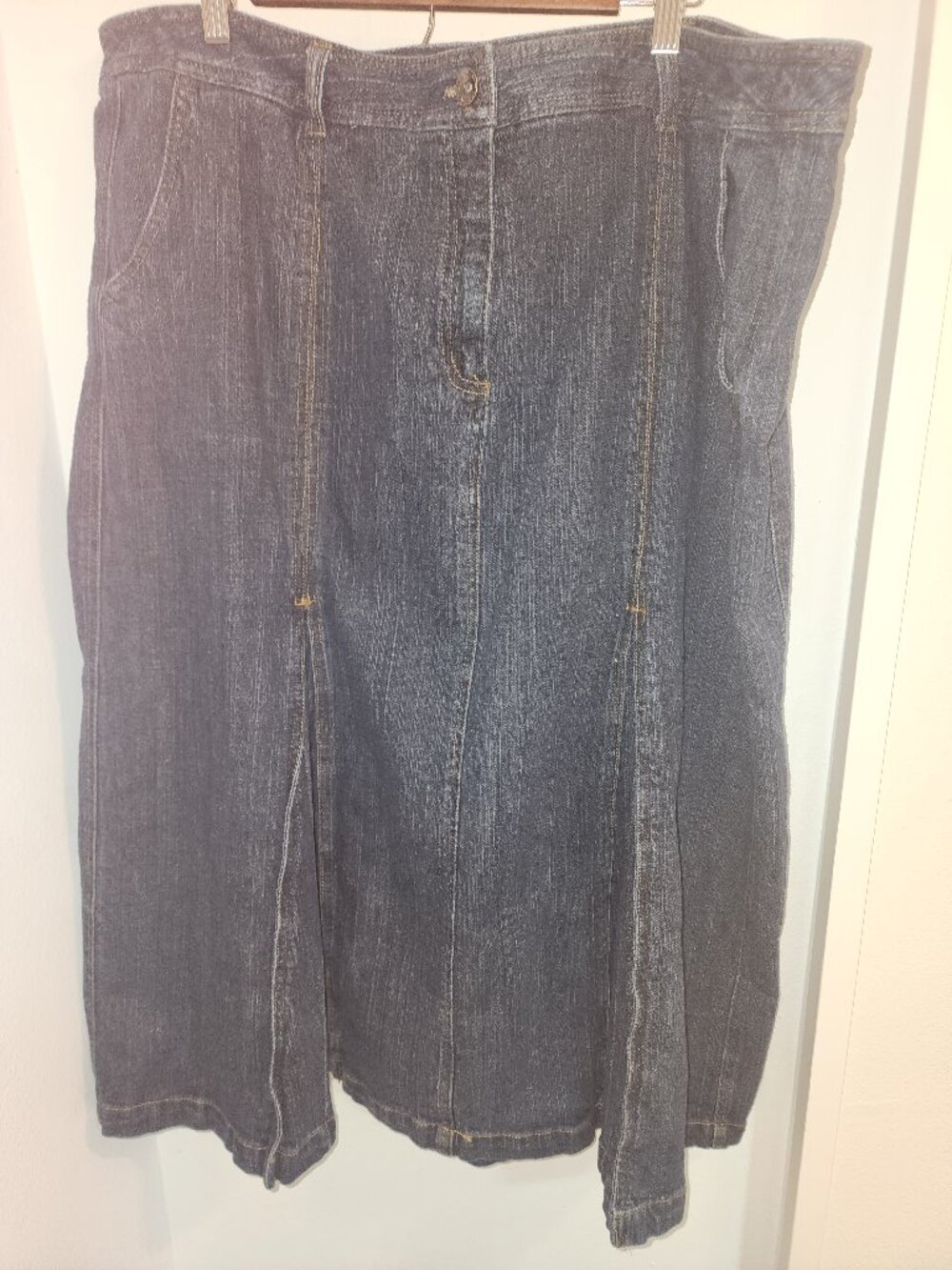 Long A‑Line Denim Skirt with Front Pockets & Pleats Size 24W